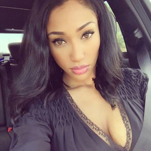 elease donovan feet 3