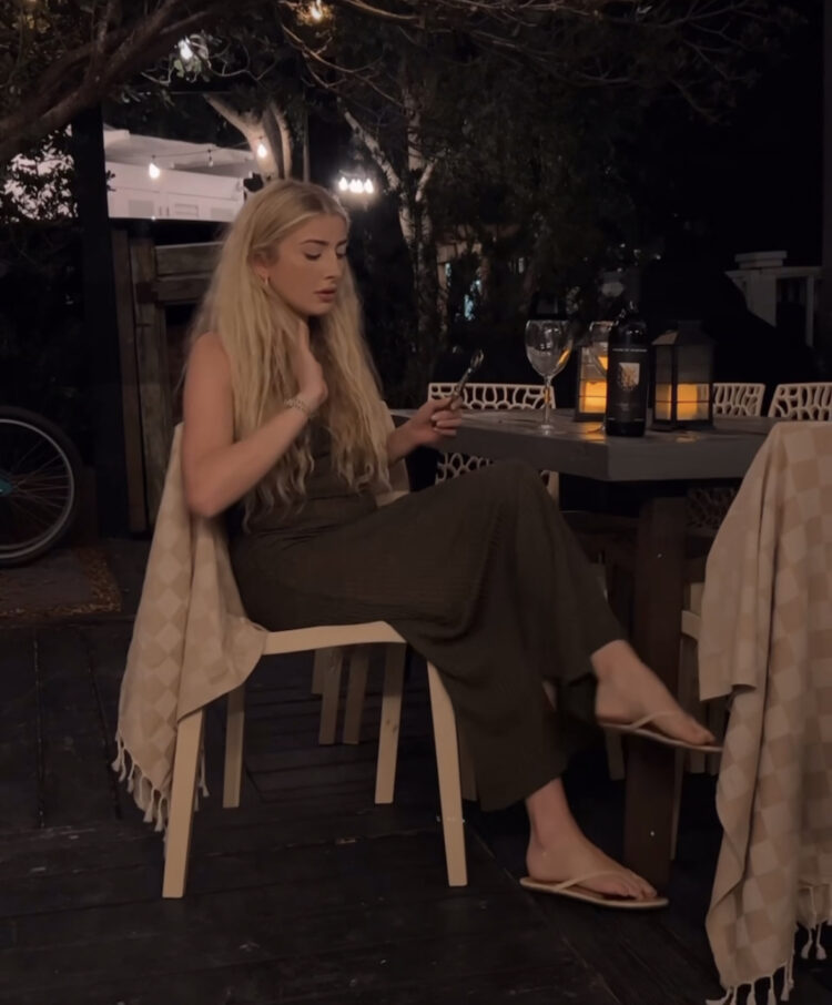 electra mustaine feet 3