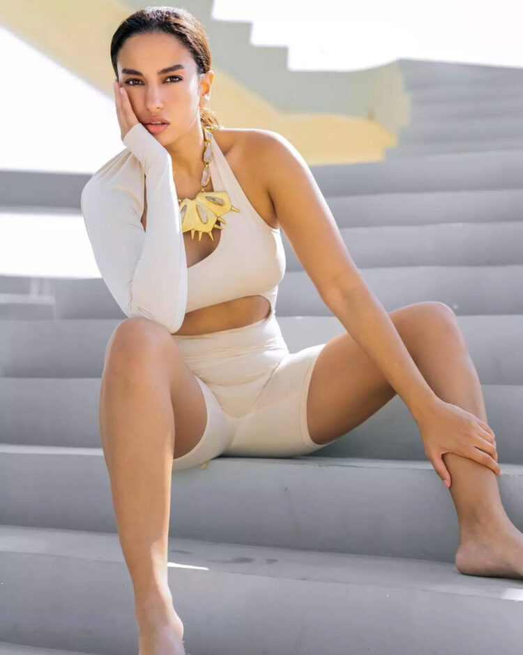 elena fernandes feet 2