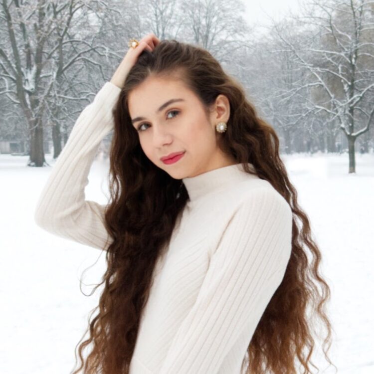 elena handtrack feet 5