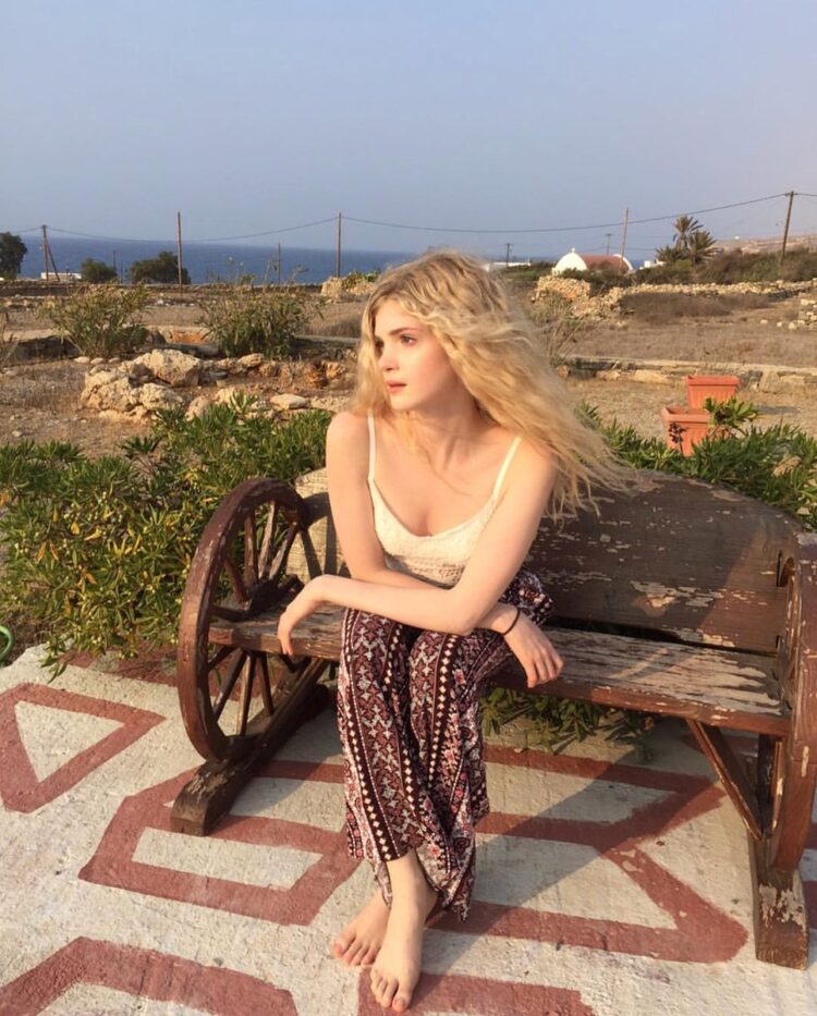 elena kampouris feet