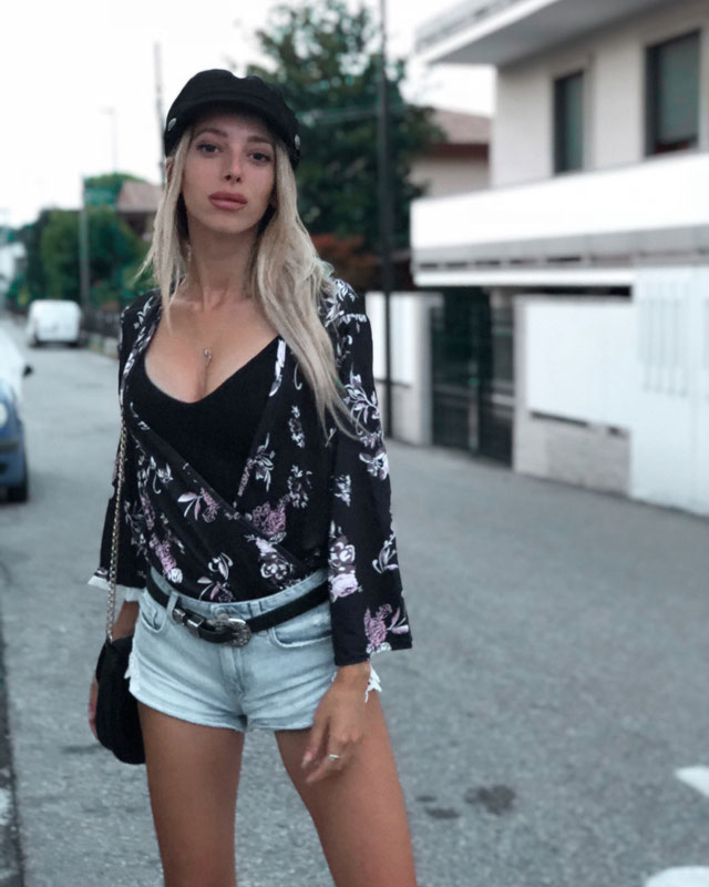 elena nicol pasqualotti feet 4