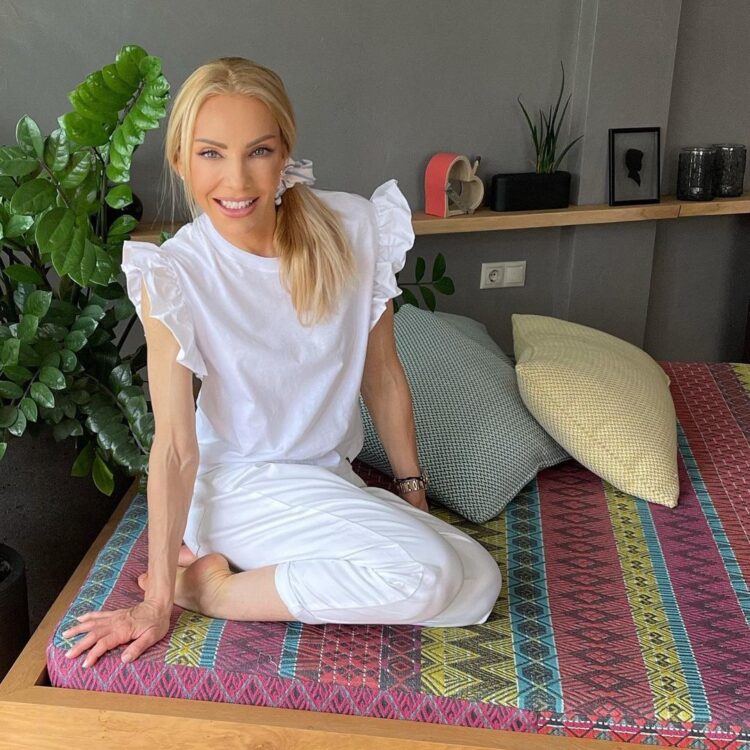 elena tsavalia feet 1