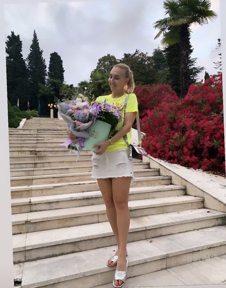 elena vesnina feet 4