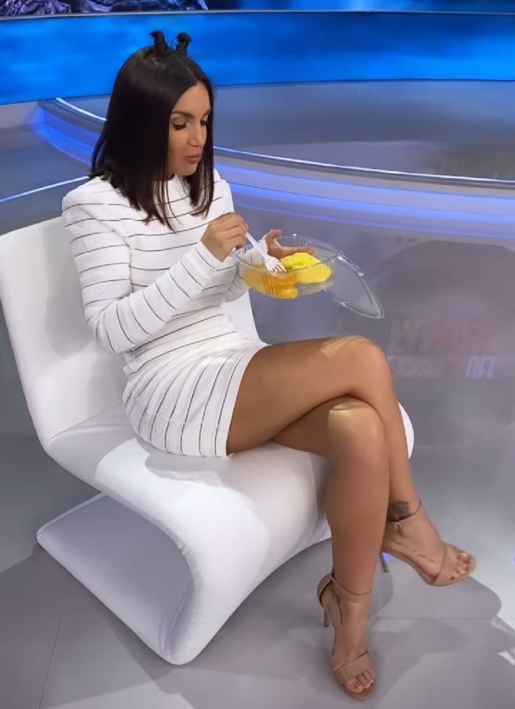 elettra lamborghini feet 5