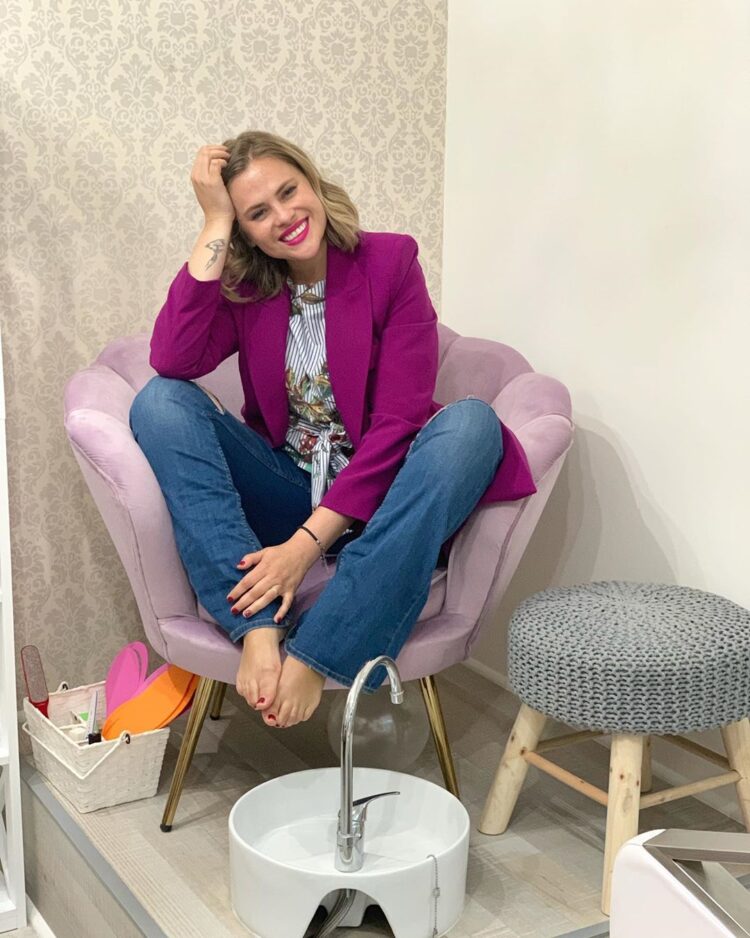 eliana albasetti feet 1