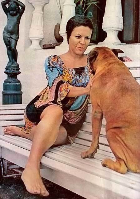 elis regina feet 1