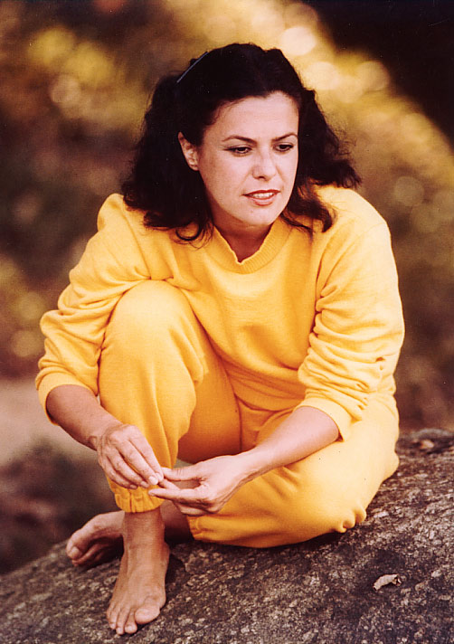 elis regina feet 3