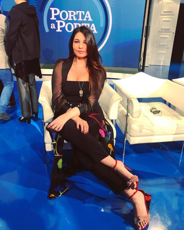 elisa dospina feet 2