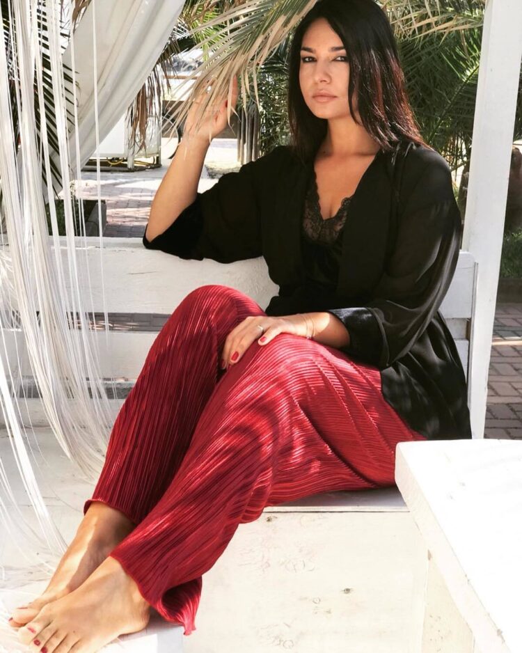 elisa dospina feet 6