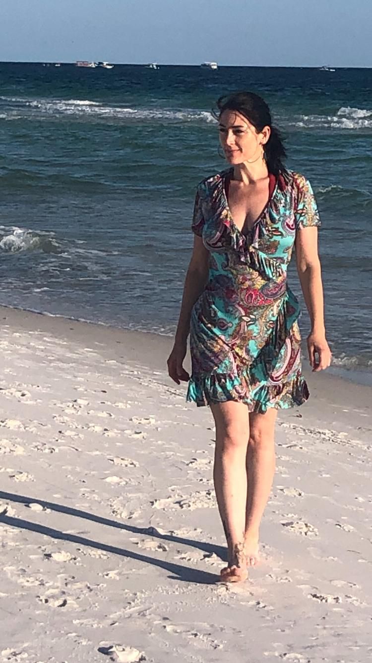 elisa ezzedine feet 6