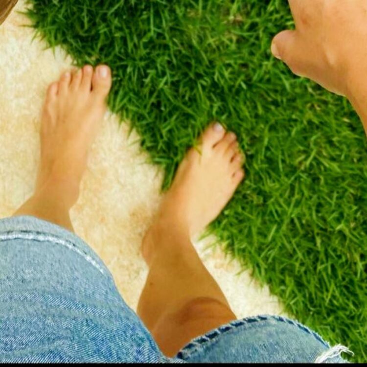 elisa fernandez feet 4