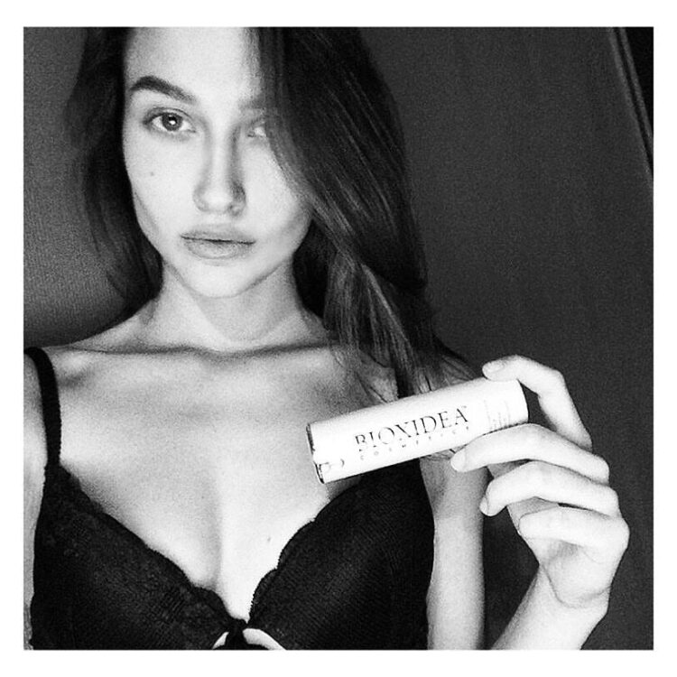 elisa meliani feet 5