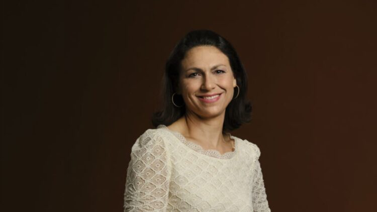 elisa strauss feet 6