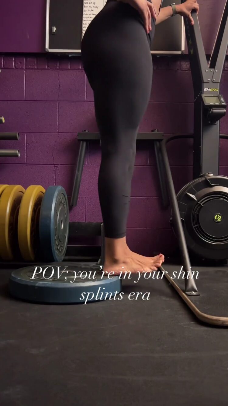 elisabeth akinwale feet 5