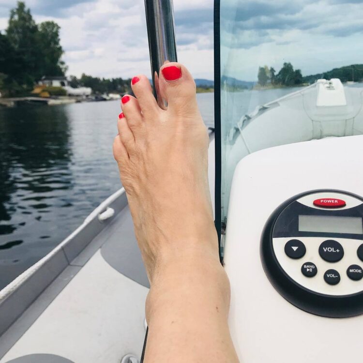 elisabeth andreassen feet 4