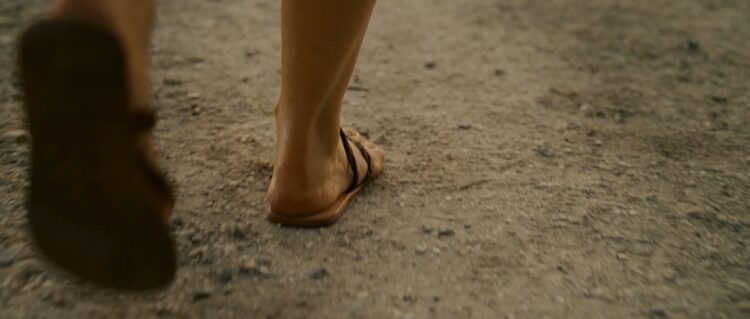 elisabeth harnois feet 5