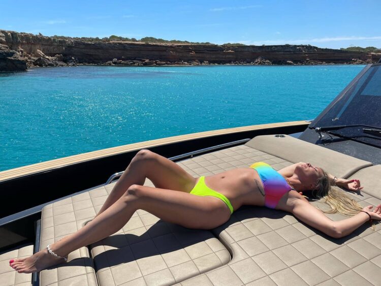 elisabeth reyes feet 2