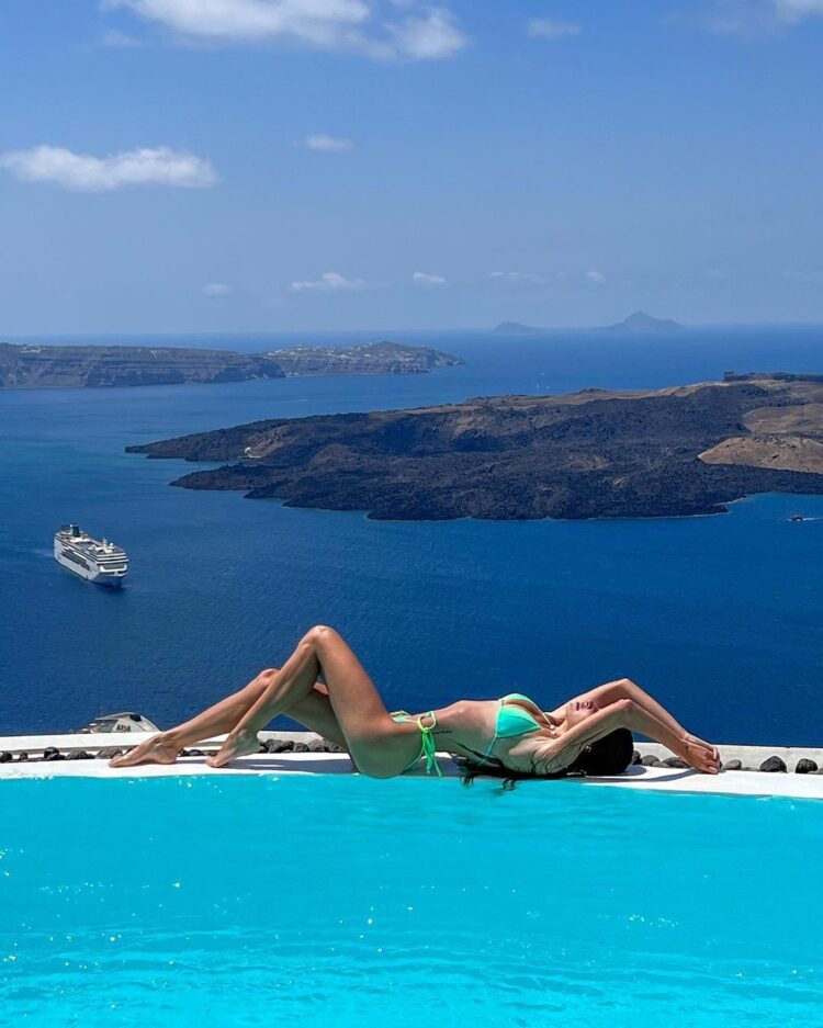 elisabeth rioux feet 3