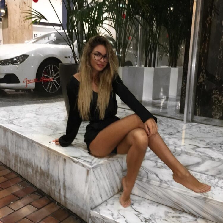 elisabeth rioux feet