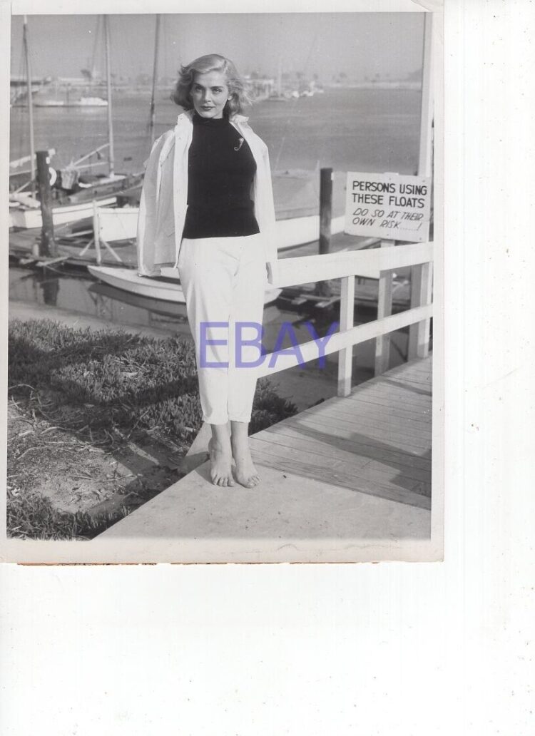 elisabeth scott feet 3