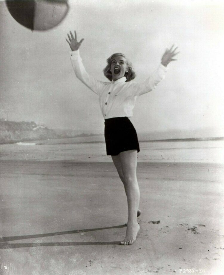 elisabeth scott feet 6