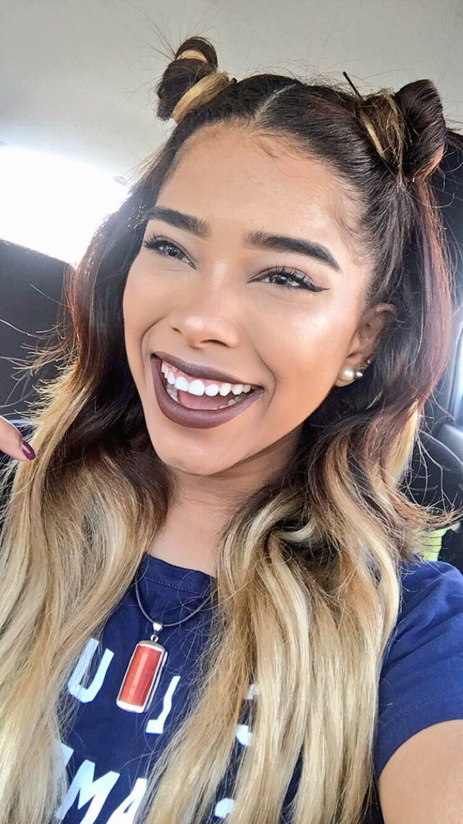 elisama mendez feet 2