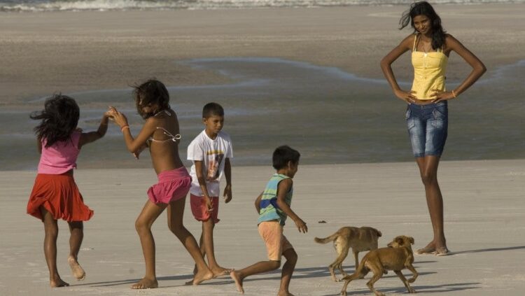 elisane silva feet 4