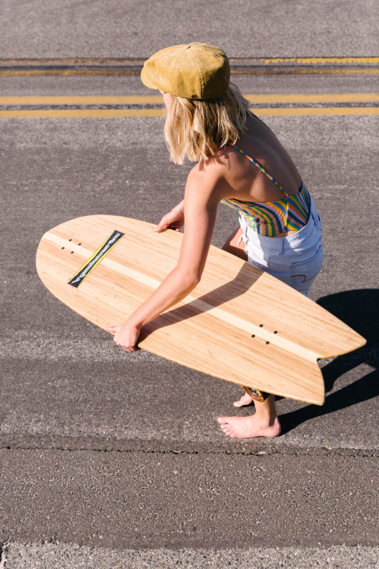 elise crigar feet scaled