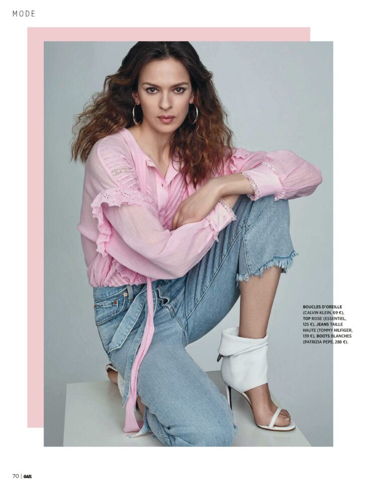 elise crombez feet scaled