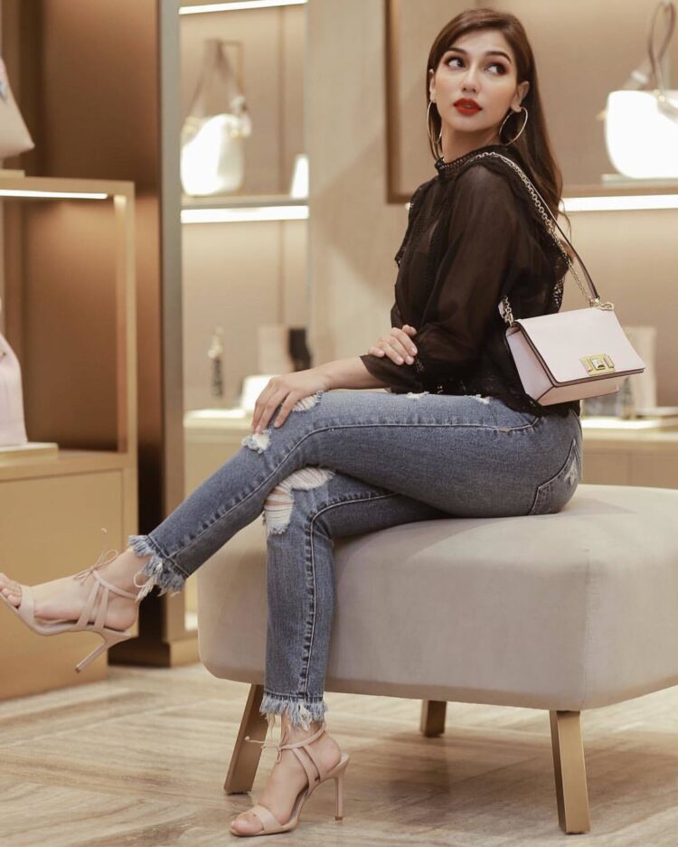 elisya sandha feet 5