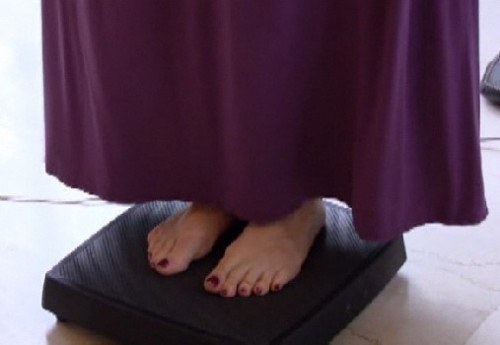 elizabeth alley feet 4