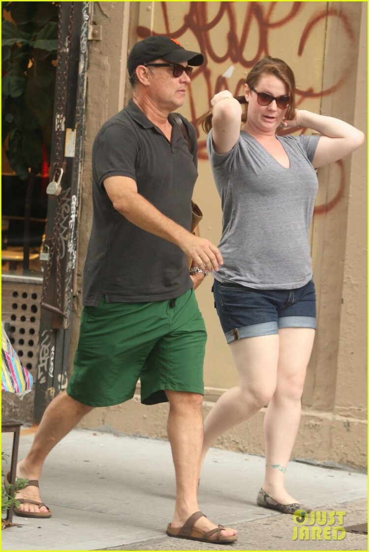 elizabeth ann hanks feet 2