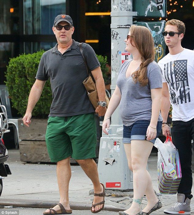 elizabeth ann hanks feet 4