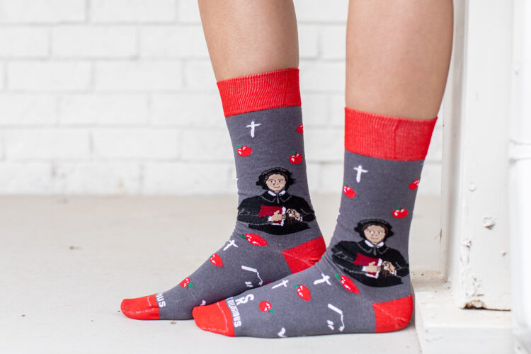 elizabeth ann seton feet 5