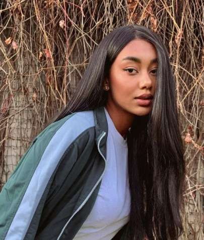 elizabeth anorue feet 4