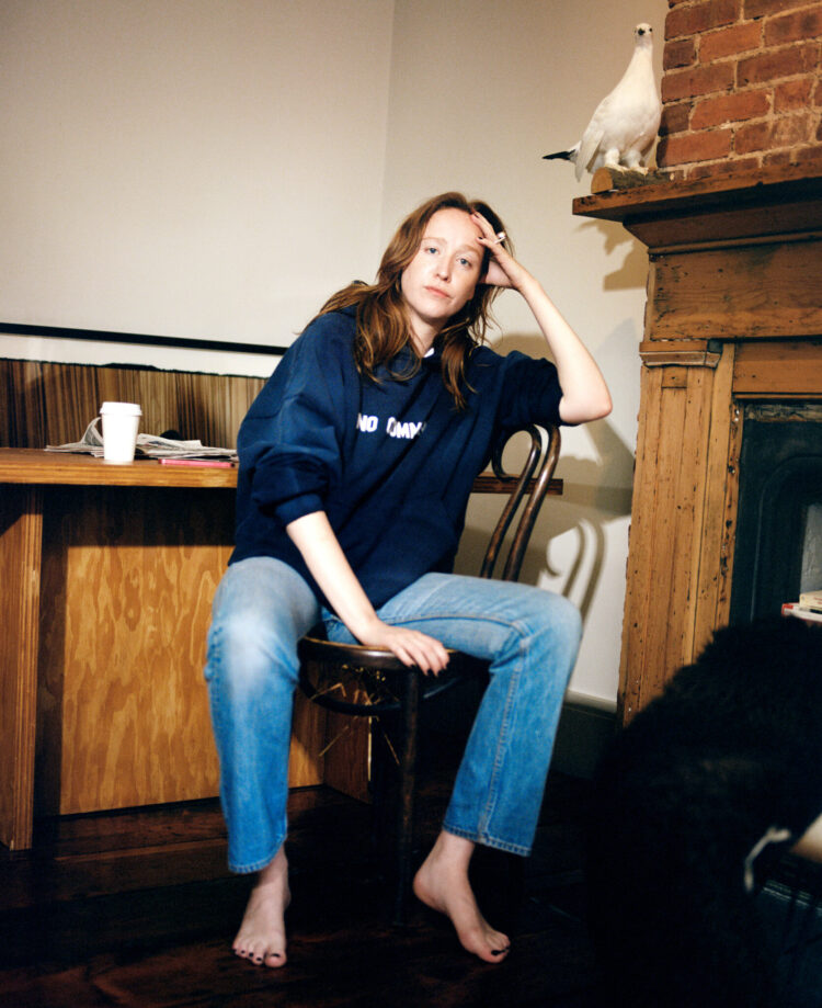 elizabeth barnard feet 4