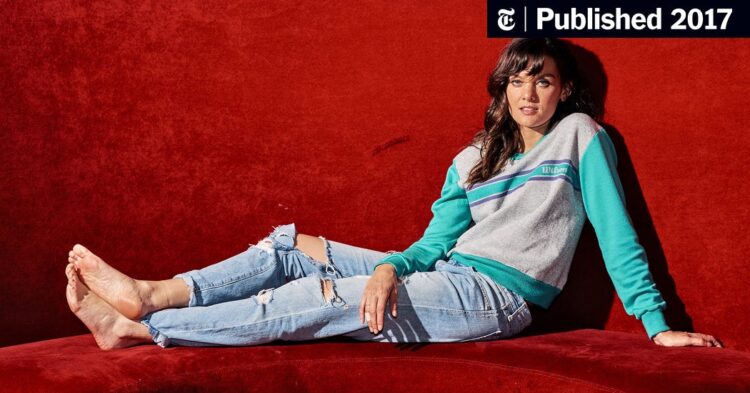 elizabeth barnard feet 5