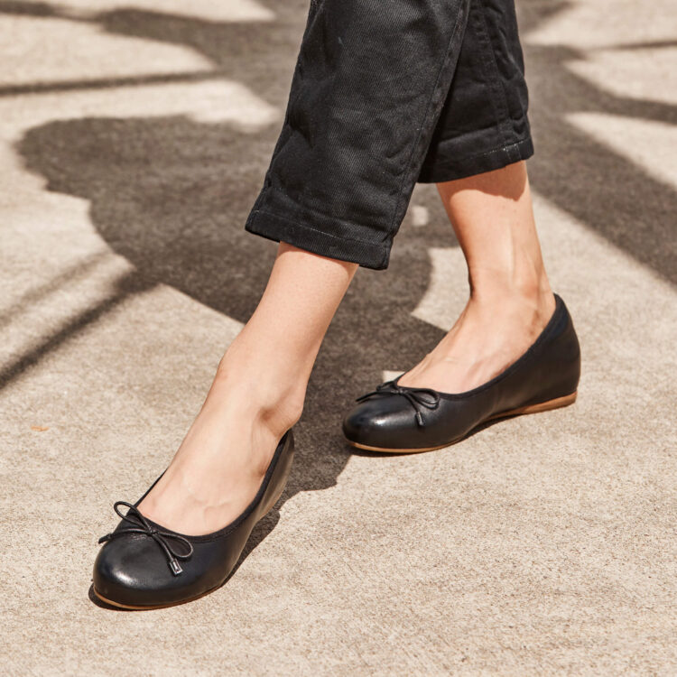 elizabeth black feet 3