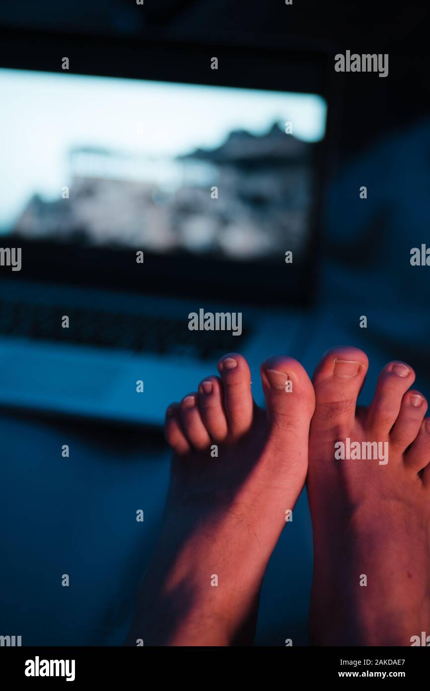 elizabeth calk feet 3