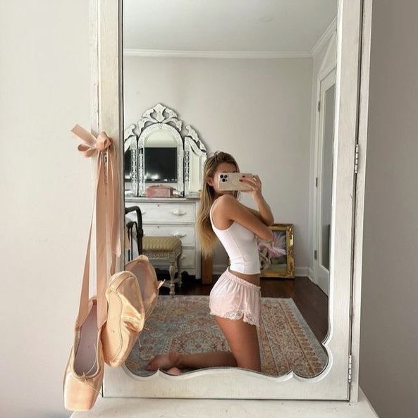 elizabeth campbell jones feet 3