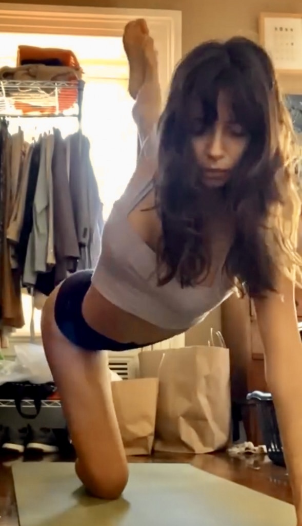 elizabeth cappuccino feet 4