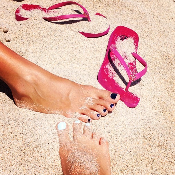 elizabeth cappuccino feet 6