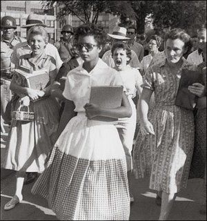 elizabeth eckford feet 5
