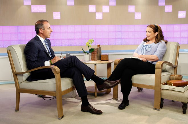 elizabeth edwards feet 5