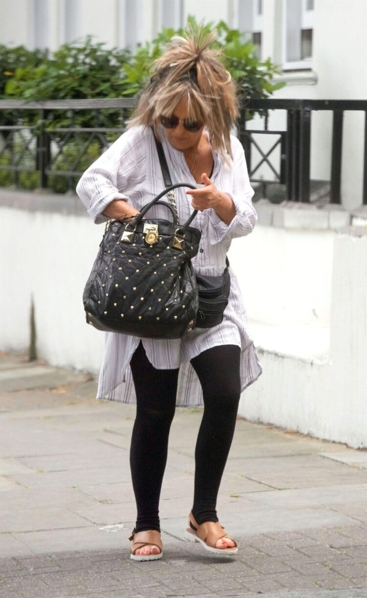 elizabeth emanuel feet scaled