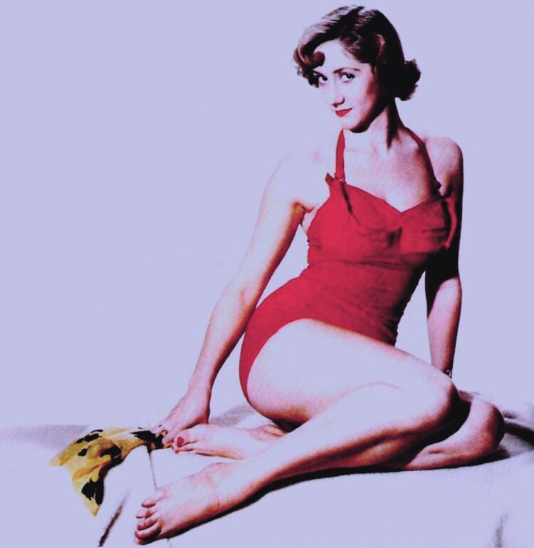 elizabeth fraser feet 2