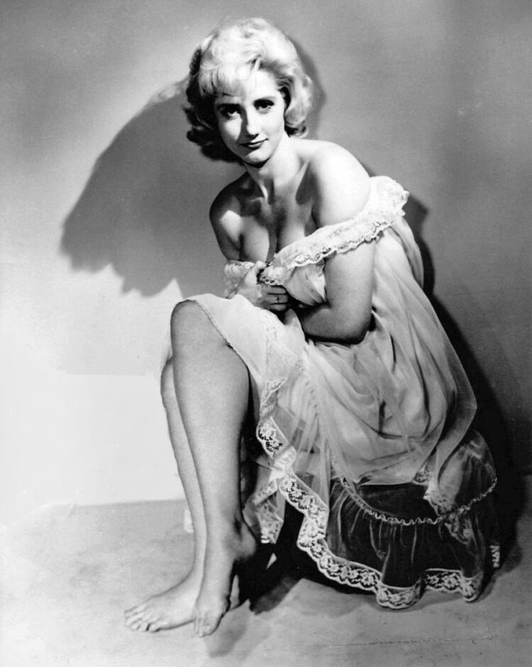elizabeth fraser feet 3