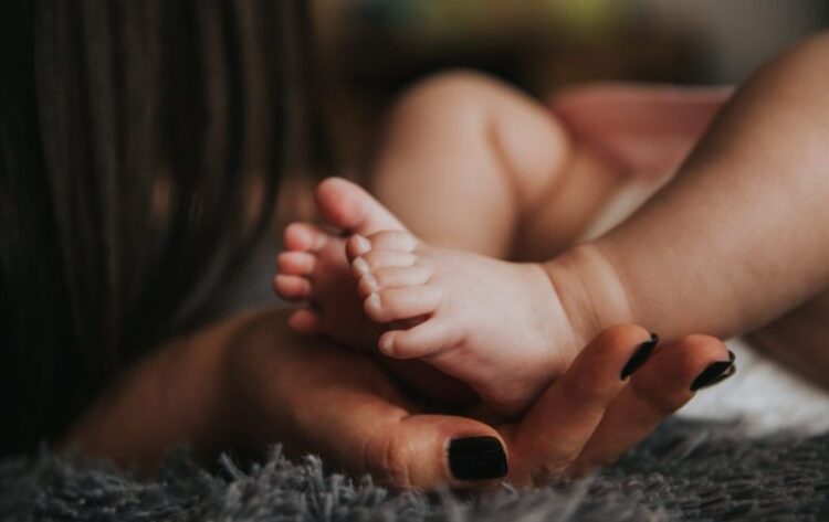 elizabeth gray feet 5