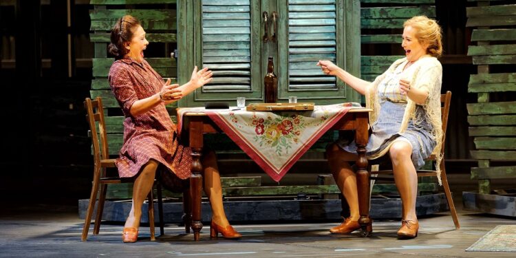 elizabeth hay feet 3